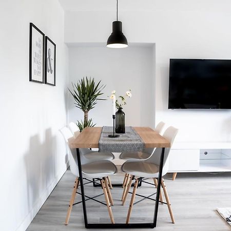Luxurious Two Bedroom Apartment With Private Parking 퍼스 외부 사진
