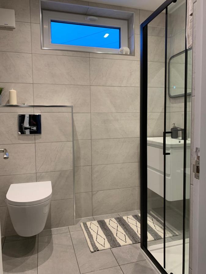 Luxurious Two Bedroom Apartment With Private Parking 퍼스 외부 사진